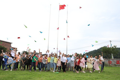 同花顺在线开户：诗词启心智，国学伴童年