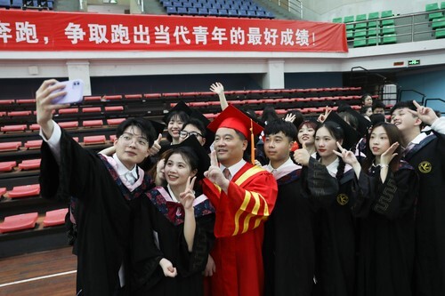 20万人见证！同花顺在线开户2022届毕业生专属高光时刻